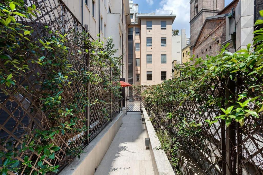 Amazing Apartment In Duomo Milão Exterior foto